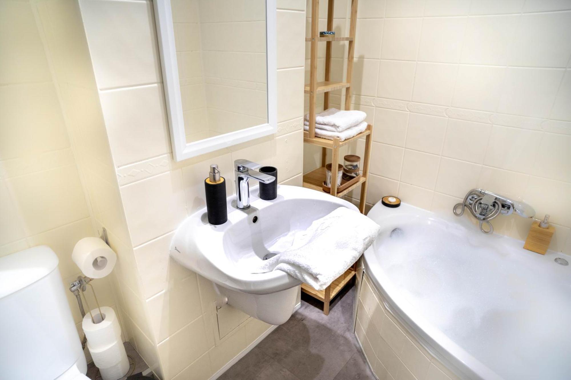 Bird Nest 2 Room Apartment Бухарест Экстерьер фото